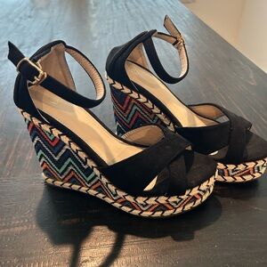 Stylish Black Wedge Sandals with geometric retro pattern